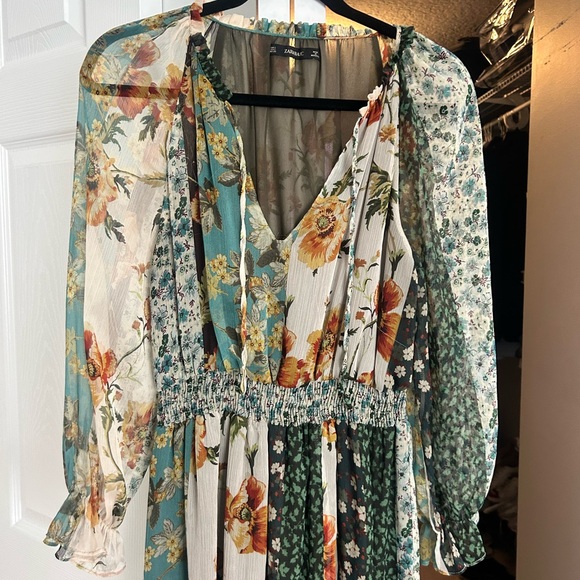 Zara Long Sleeve Floral Maxi Dress - Green, Blue, Cream - Picture 5 of 6